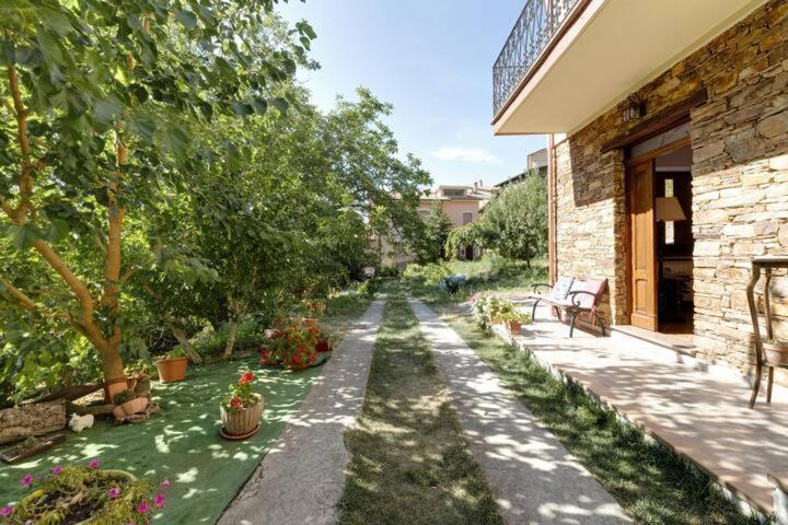 Agrifoglio B&B Con Giardino Aritzo Exterior photo